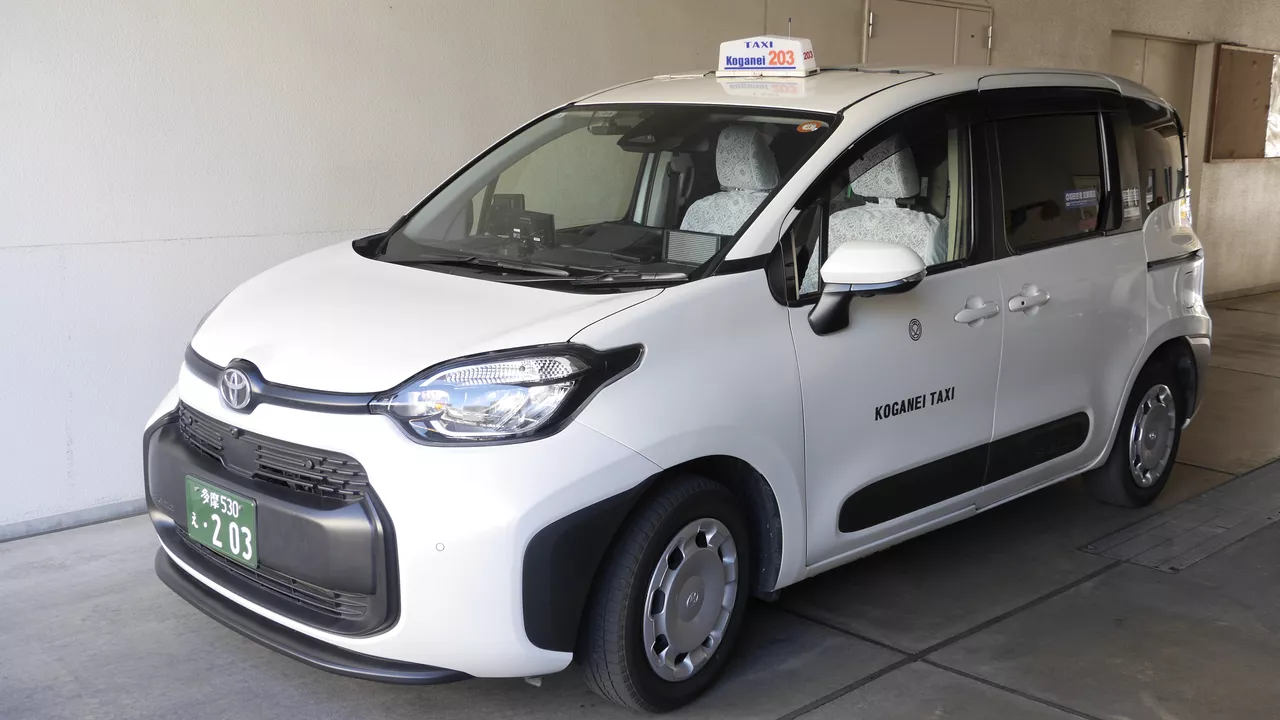 シエンタ 右前方から全体