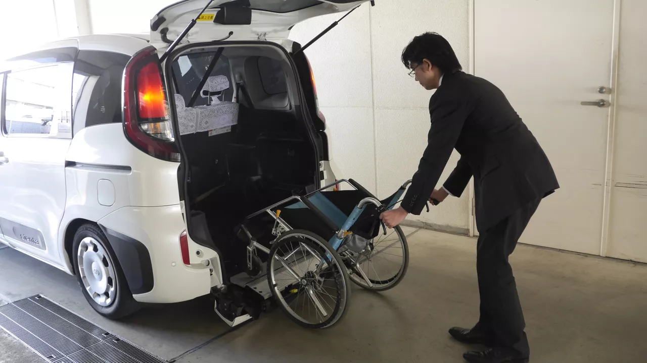 シエンタ 後部 車椅子