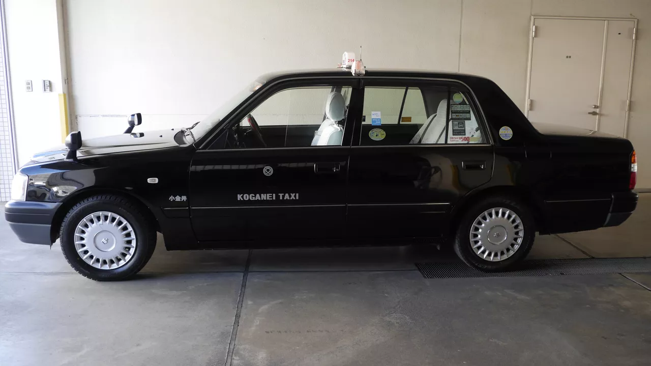 クラウンコンフォート 側面