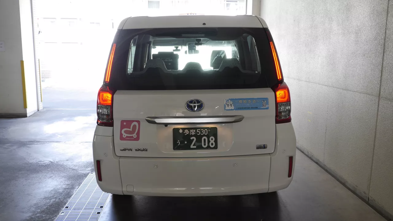 JPN TAXI 後方
